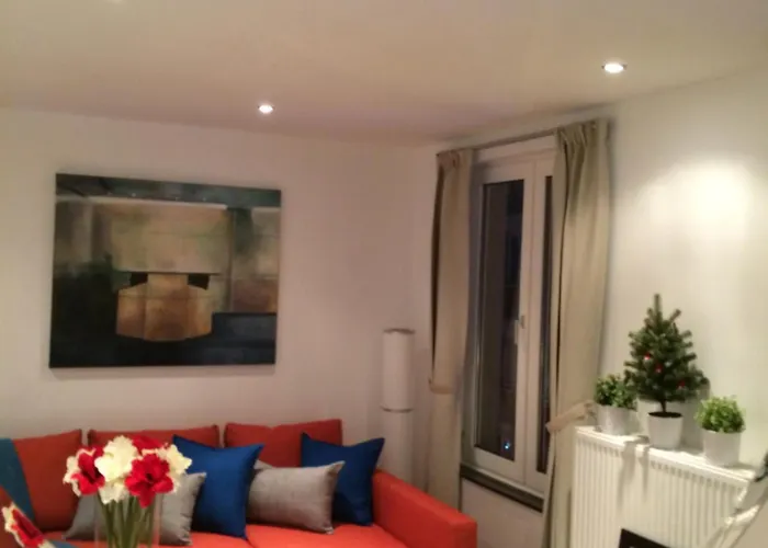 Heart Of Brussels Escape, Steps From Bourse